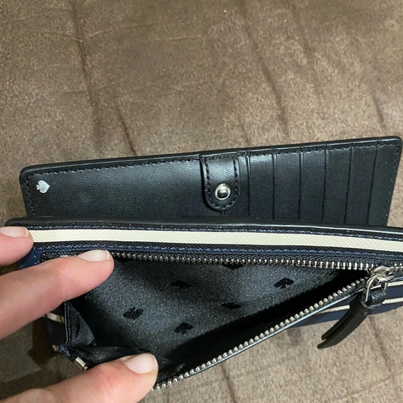 Kate Spade wallet - Picture 2 of 4